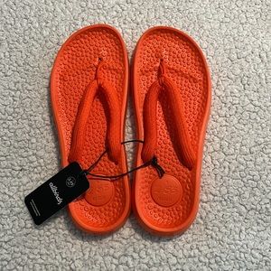 Brand New, Never Worn Allbirds Sugar Zeffer, Buoyant Orange flip-flops 🩴